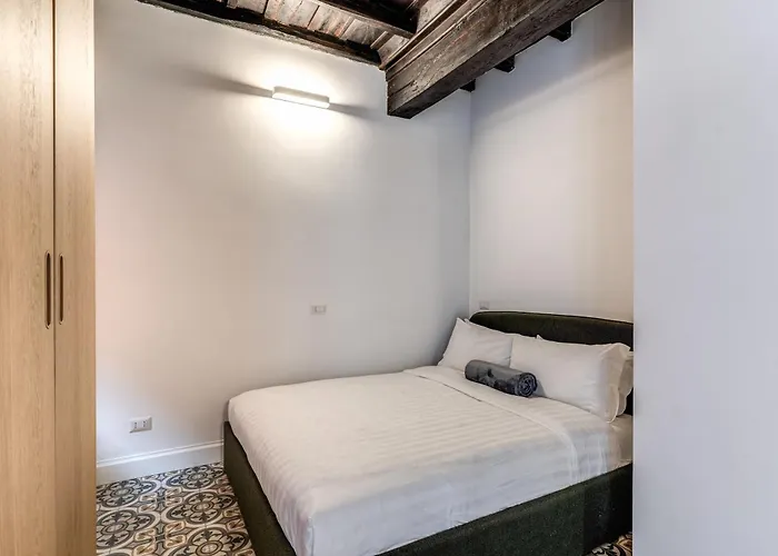 Trastevere Quite Small Loft Apartment *